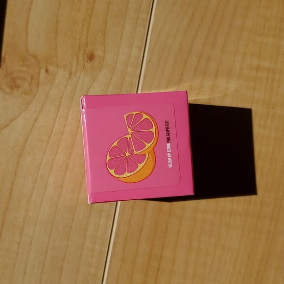 Lip scrub - Picture 1 of 2